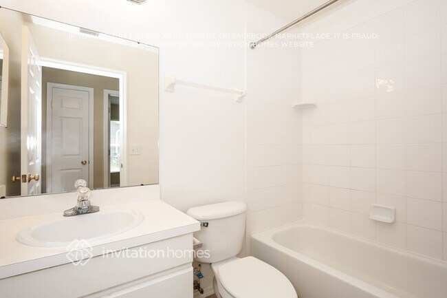 Building Photo - 10109 Deepbrook Dr