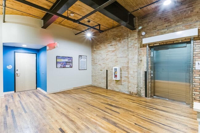 Building Photo - Artist Lofts