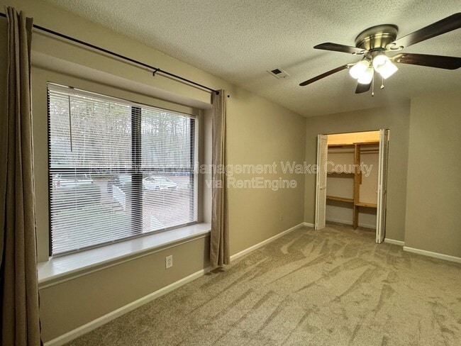 Building Photo - 5754 Pool Side Dr