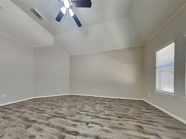 Building Photo - 6855 Tournament Dr