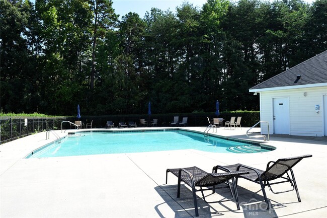 Building Photo - 6321 Park Creek Dr