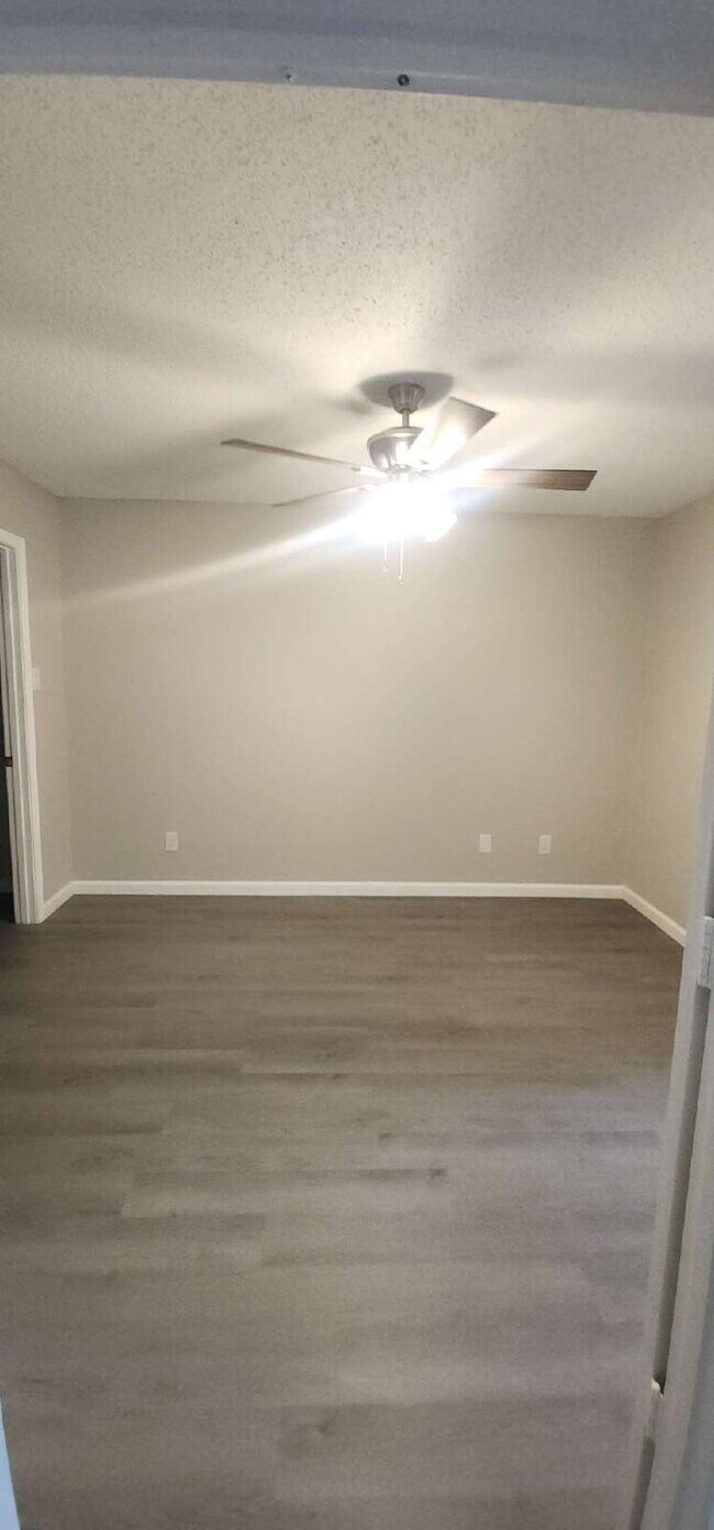 Building Photo - Charming 1-Bedroom Condo in Gated North Da...