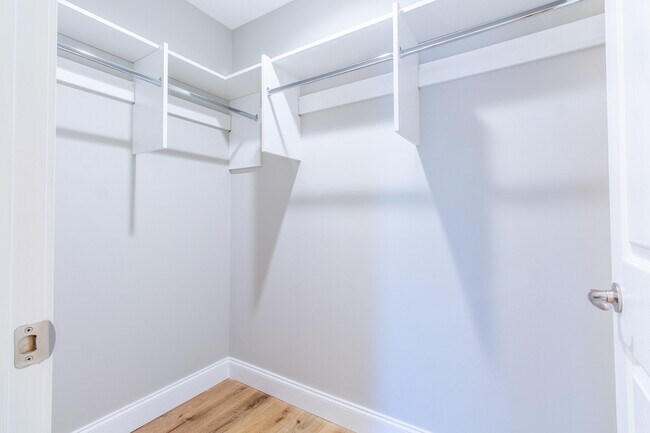 Building Photo - 512 Catalina Ct