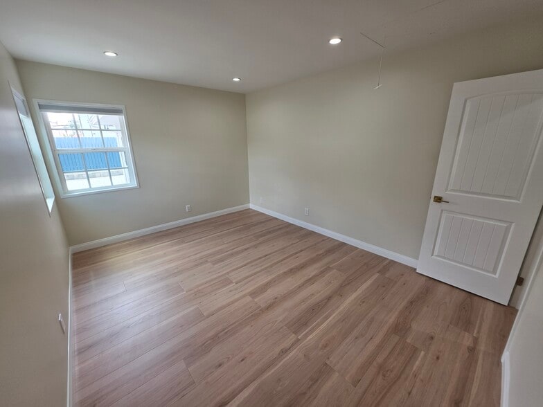 Building Photo - 6829 Murietta Ave