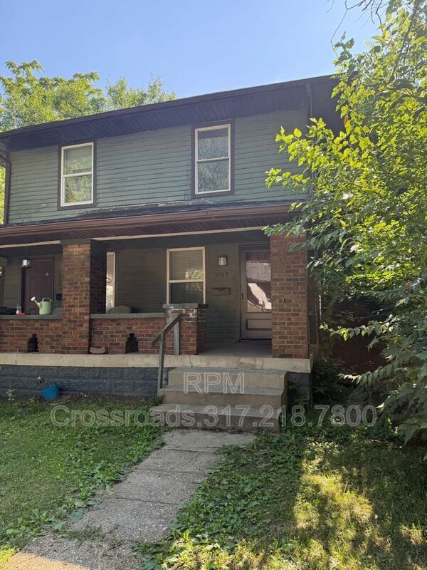 Primary Photo - 3709 N Kenwood Ave