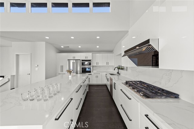 Building Photo - 685 Nyes Pl