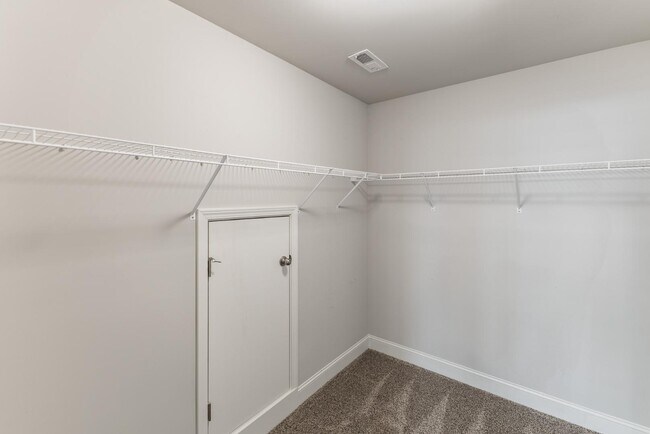 Building Photo - 30 Cypress Grove Ln SW