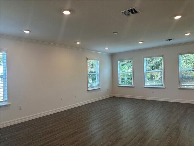 Building Photo - 254 Burney Rd