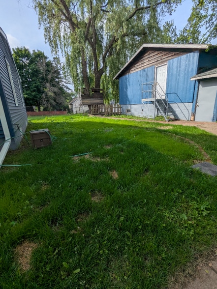 Building Photo - 104 N Rural St