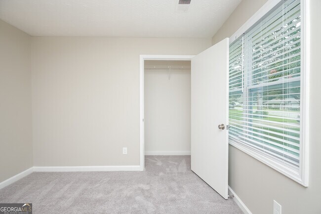 Building Photo - 3075 Palomino Dr