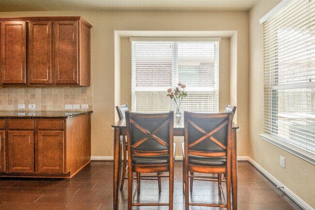 Building Photo - 26335 Cedar Pine Dr