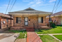 Building Photo - 932 Lewis St