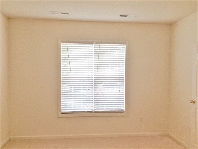 Building Photo - 201 Charlotte Ct