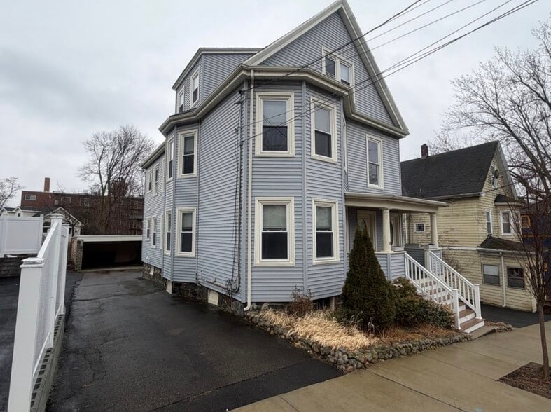 Building Photo - 10 Lambert Ave