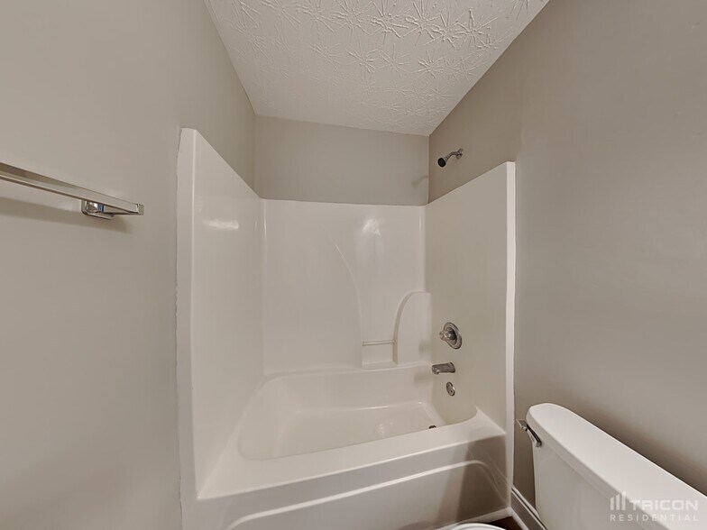 Building Photo - 175 Saddle Ln