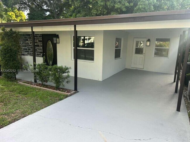 Building Photo - 535 NW 23rd Ave