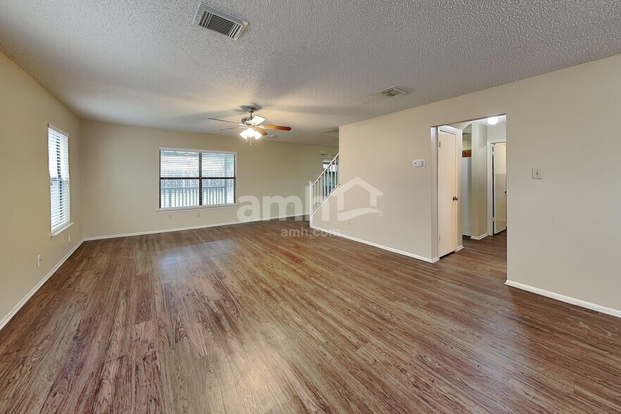 Building Photo - 4611 Camas