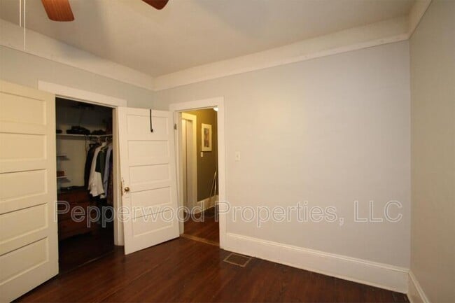 Building Photo - 664 Norwood St