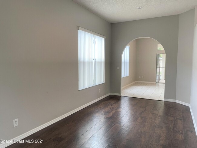 Building Photo - 7016 Hammock Trace Dr