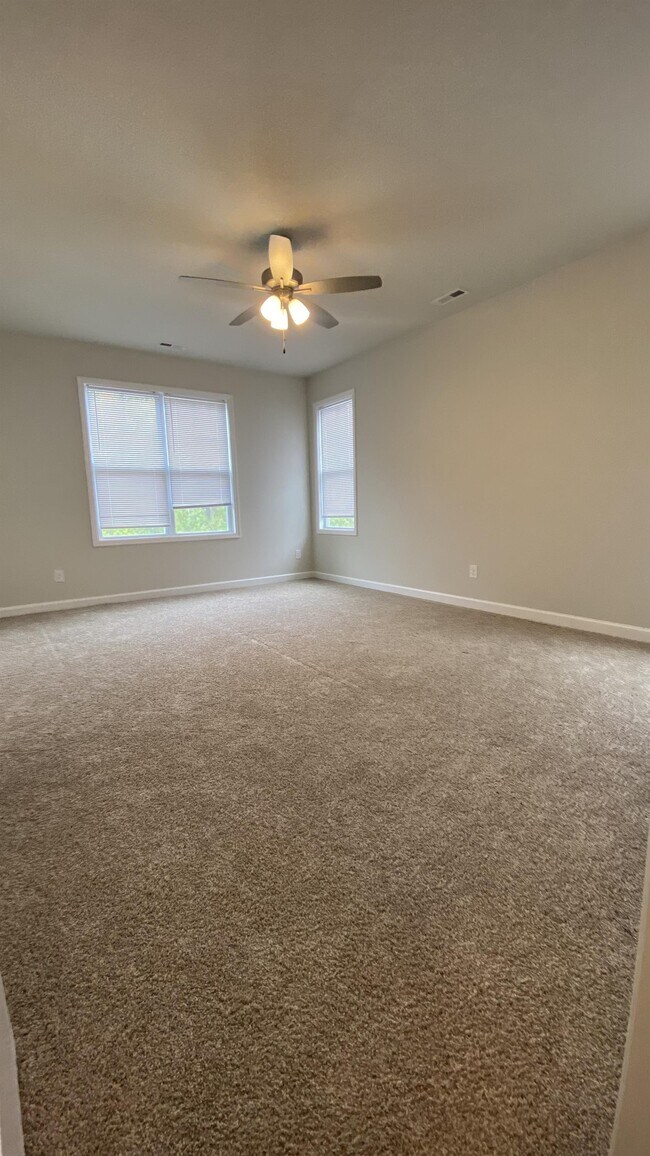 Building Photo - 304 Otis Cv Ln