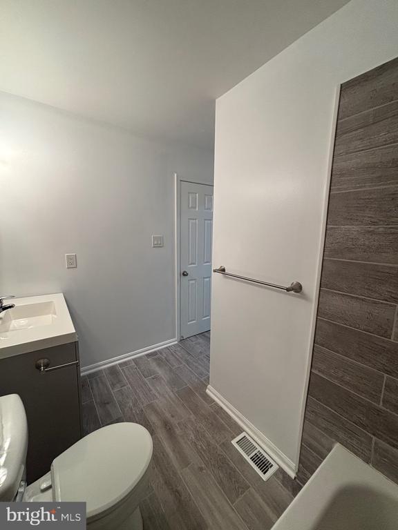 Building Photo - 863 English Chestnut Dr