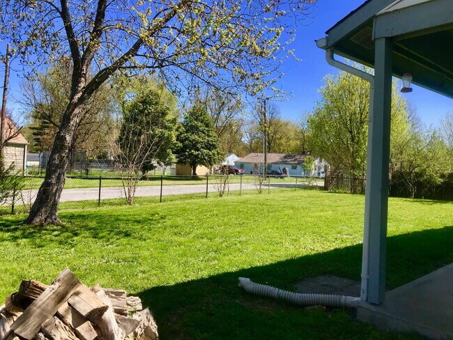 Building Photo - Charming 3 Bedroom, 2 Bathroom Home in Perry Township!