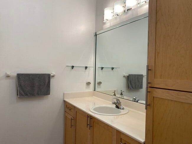 Building Photo - 401 16th St NW