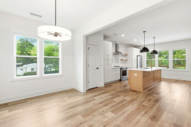 Building Photo - Custom Home in Seagate | 4 Bedrooms • 3 Bathrooms • Minutes to Wrightsville Beach