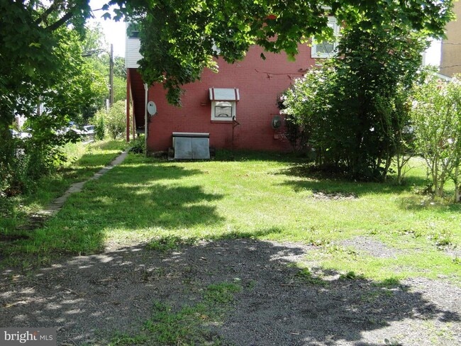 Building Photo - 2116 Allentown Rd
