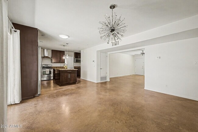 Building Photo - 29 E Foothill Dr