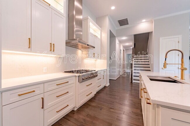 Building Photo - 617 Smarty Jones Ave