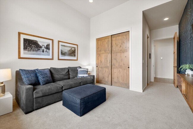 Building Photo - Tetherow Luxury 4 Bedroom Home