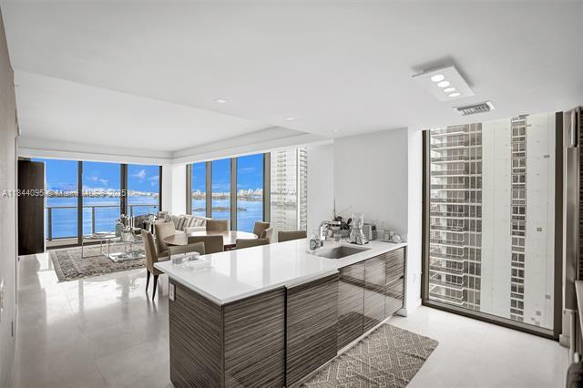 Building Photo - 460 NE 28th St