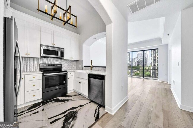 Building Photo - 3445 N Stratford Rd NE