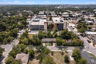 Building Photo - 203 E Anderson Ave