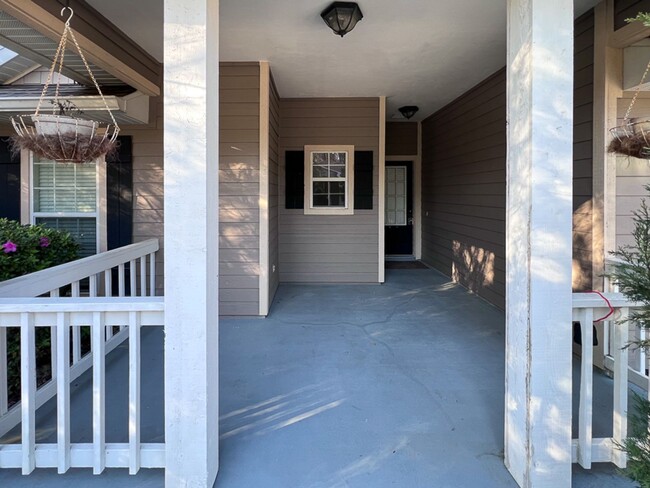 Building Photo - Pet Friendly 3BR/2BA plus Sunroom in Belmo...