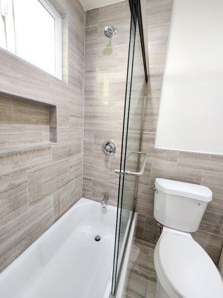 Building Photo - 17620 Burbank Blvd