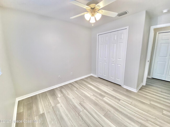 Building Photo - 1760 Sun Gazer Dr