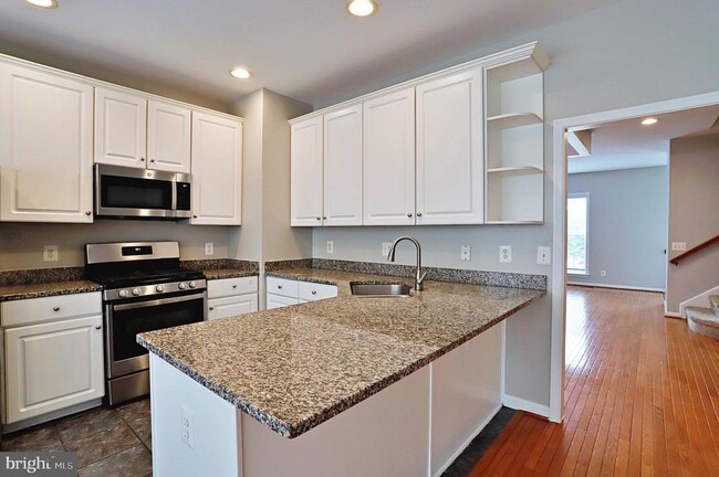 Building Photo - 8239 Singleleaf Ln