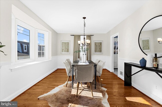 Building Photo - 312 Small Ct