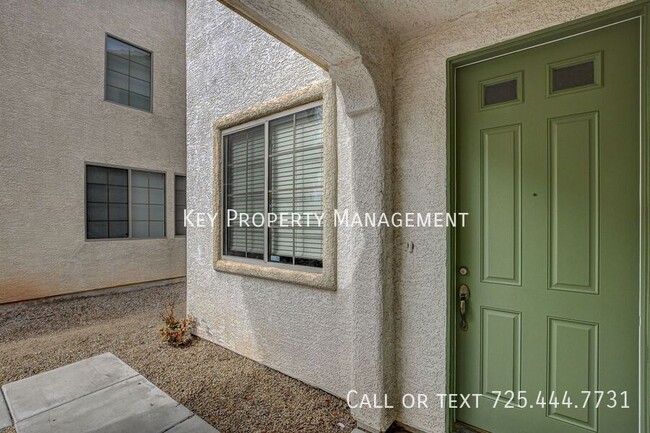 Building Photo - WOW! 4 BEDROOM UPGRADED HOME WITH CASITA!