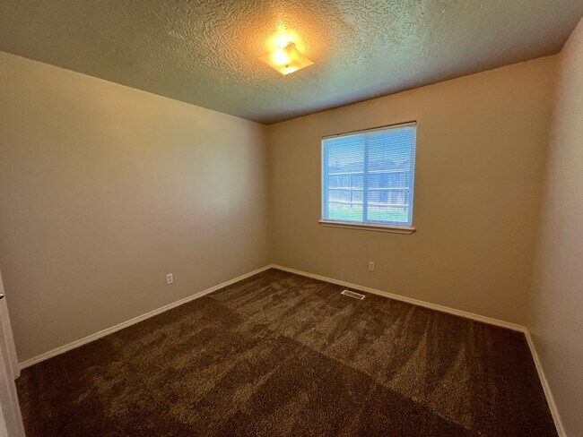 Building Photo - 16847 Bayou Way
