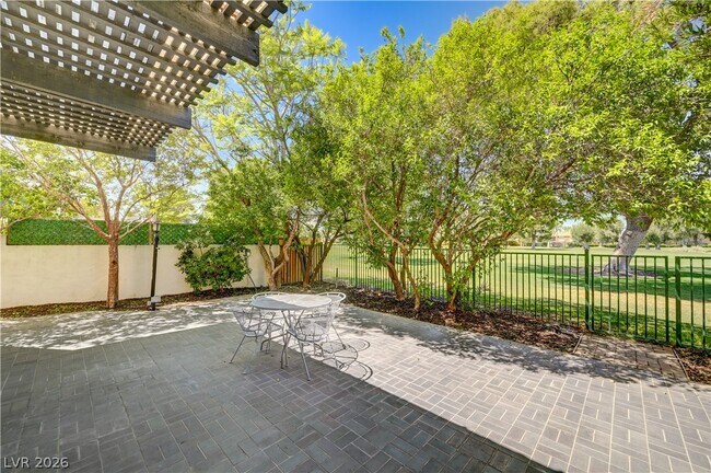 Building Photo - 820 Vegas Valley Dr