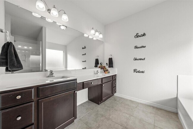 Building Photo - 6113 Lavaca Dr