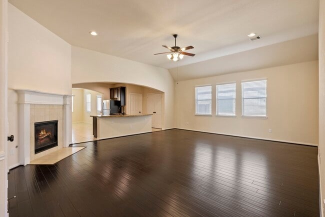 Building Photo - 3310 Retama Falls Ln