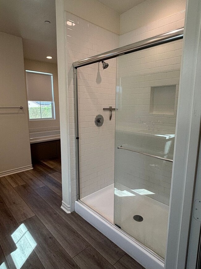 Building Photo - $500 OFF SECOND MONTH RENT SPECIAL!! - Bright Four-Bedroom Townhome in Whittier and Walkable Palm...