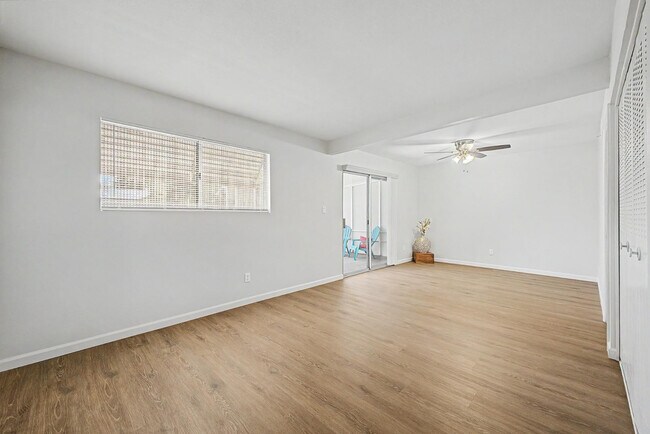 Building Photo - 10141 N 97th Dr