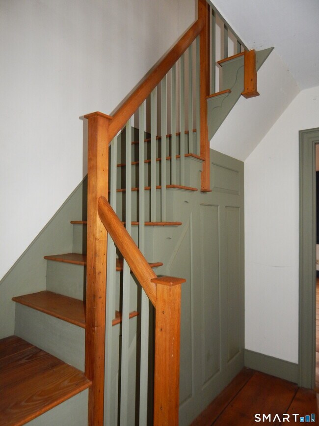 Building Photo - 284 Kick Hill Rd