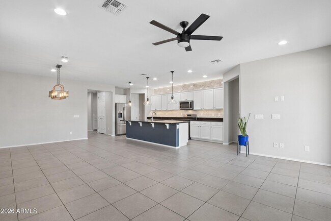 Building Photo - 17766 W Granite View Dr