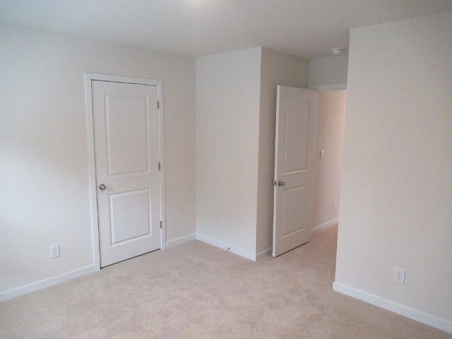 Building Photo - For Rent in Lincolnton — Spacious and modern 4-bedroom, 2.5 bath two story home designed for open...